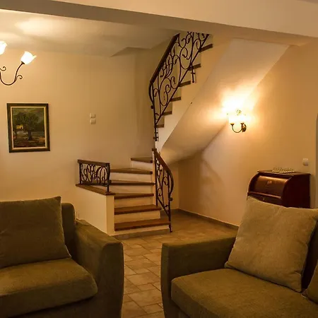 Garnelis House Agnítsini